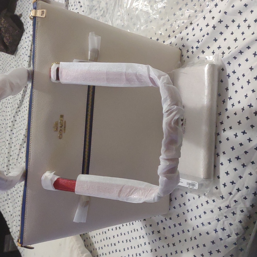 Coach Galleria Tote And Long Wallet - Picture 6 of 6